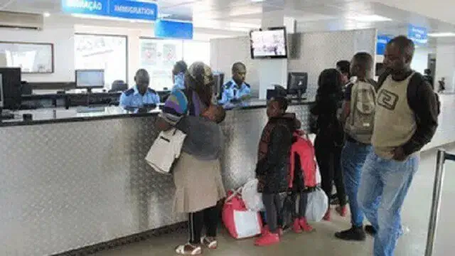 Mais de 500 pessoas interditas de entrar em Moçambique por conta de vistos falsos