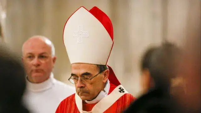 Cardeal francês julgado por não denunciar crimes sexuais contra menores