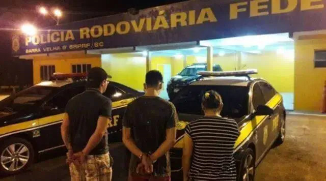 Mulher presa por tentar matar filho e ex-marido