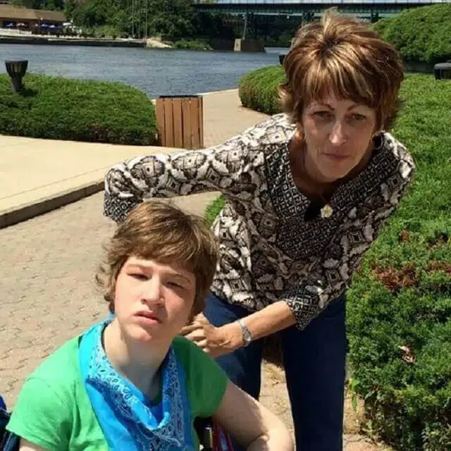 Mãe com doença terminal mata filha deficiente