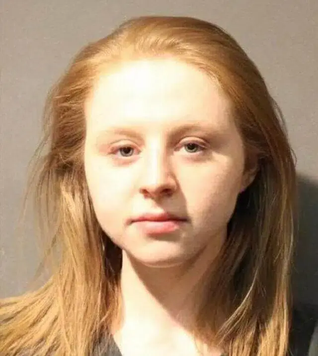 Professora é presa após ser flagrada usando drogas em sala de aula