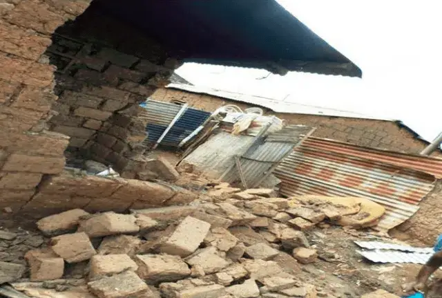 Conselho Municipal da Beira destrói casas edificadas nas valas de drenagem