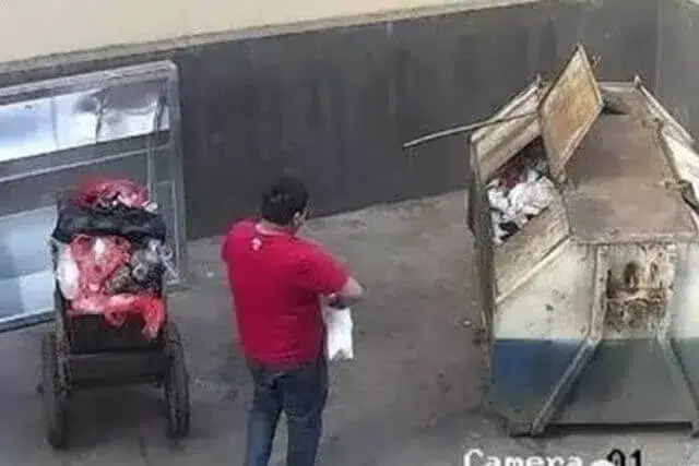Pai joga recém-nascido na lata do lixo