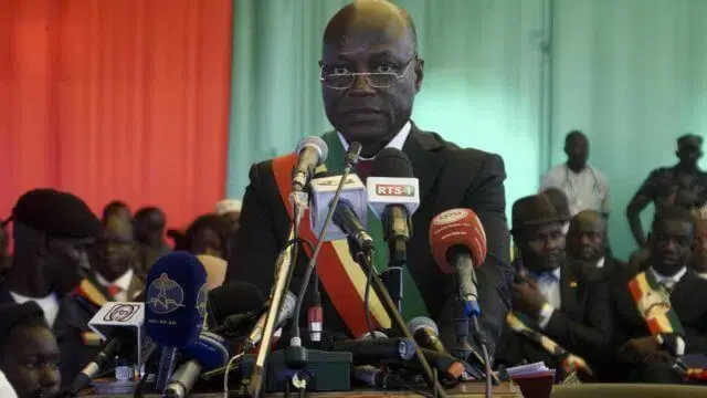 Presidente guineense diz ser o 'primeiro dos inconformados' no país