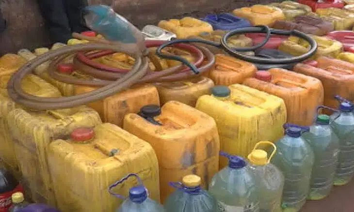 Nhamatanda- Confiscados 214 litros de combustível na rua