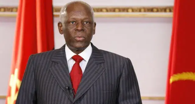 José Eduardo dos Santos deixa liderança do MPLA
