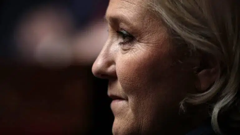 Le Pen recusa exame psiquiátrico ordenado por juiz