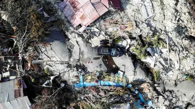 Número de mortes devido a sismo e tsunami na Indonésia sobe para 1.407