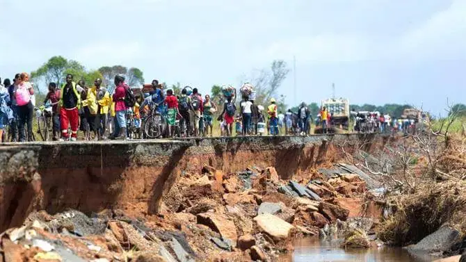 Reaberta estrada para a cidade da Beira após uma semana de isolamento