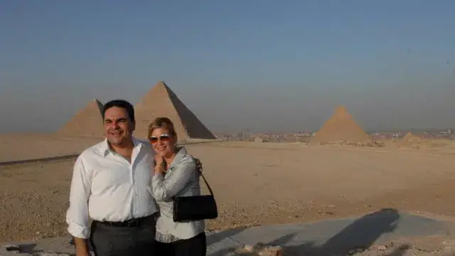 Ex-primeira dama de El Salvador declara-se culpada de corrupção