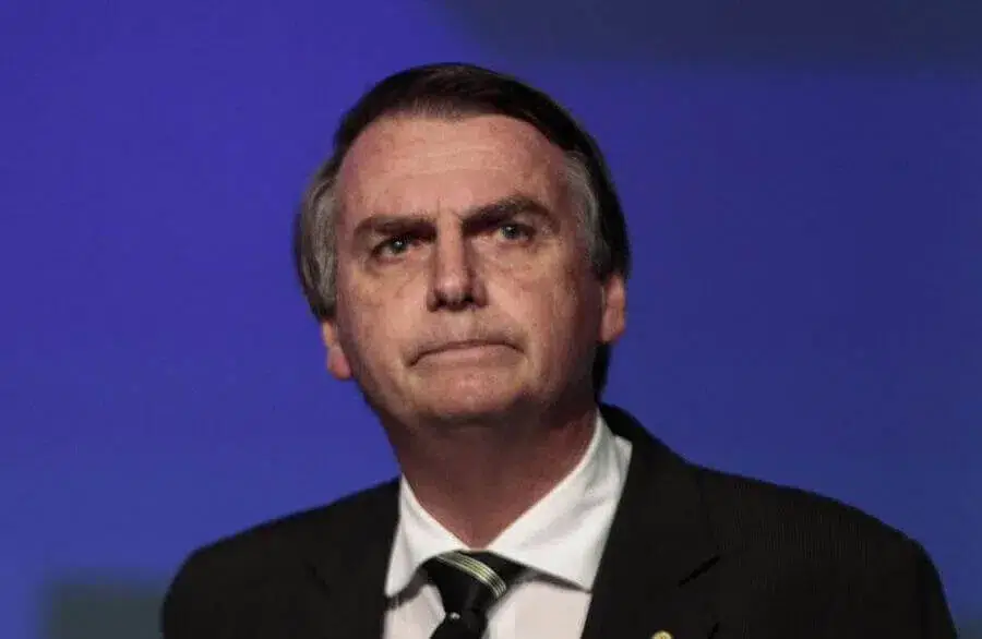 Brasileiros divergem sobre decreto de armas assinado por Bolsonaro
