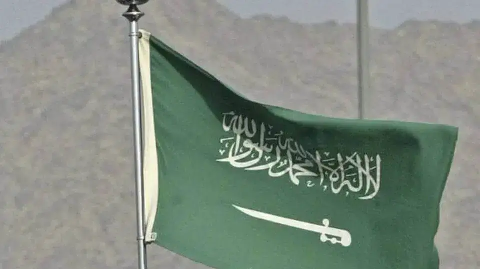 Príncipe saudita acusa o Irã por ataques contra petroleiros