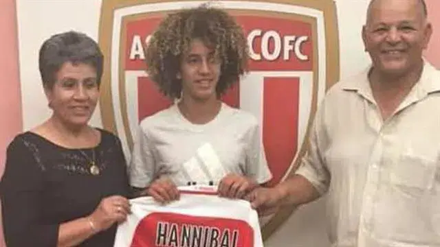 Manchester United paga €10M por jovem de 16 anos