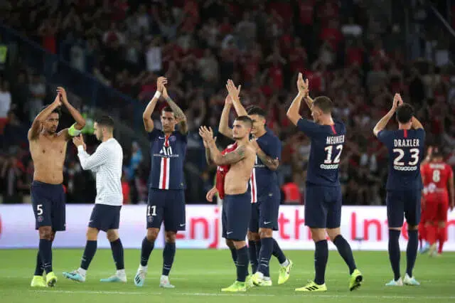 Paris Saint-Germain inicia defesa do título com vitória frente ao Nimes