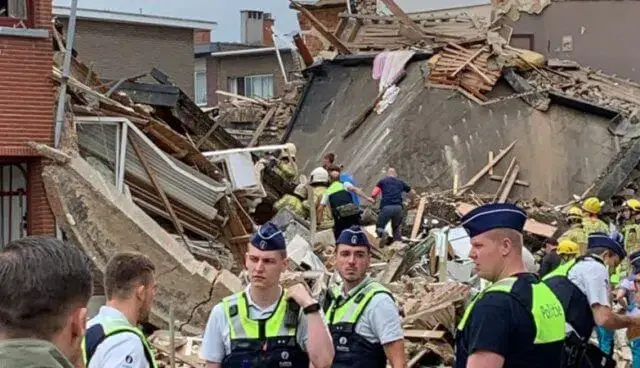 Forte explosão faz desabar três prédios na Bélgica