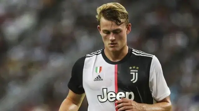 De Ligt volta a ser alvo de críticas