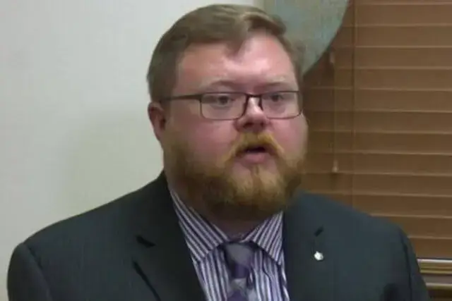 Juiz decreta que americano receba R$ 3 milhões do amante da ex-esposa