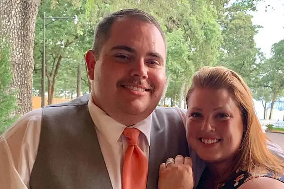 Noivo rouba banco antes do casamento para poder pagar as alianças