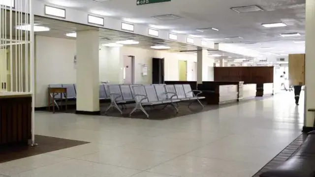 Trezentos mil funcionários públicos do Zimbabué param de trabalhar