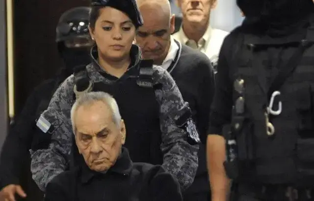 Dois padres na Argentina condenados a mais de 40 anos em caso de abuso sexual
