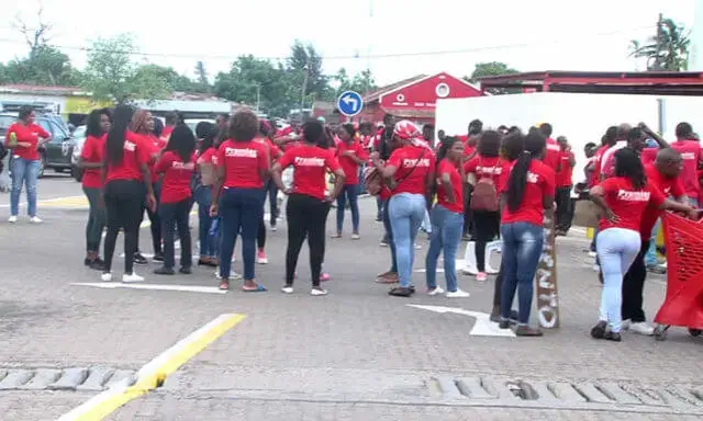 Trabalhadores do “Premier SuperSpar” paralisam actividades