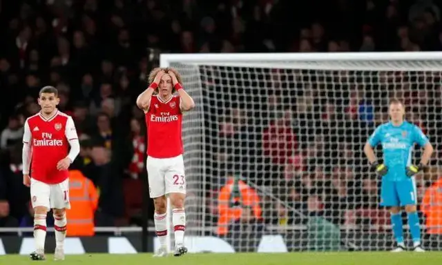 Crise do Arsenal está cada vez mais ridícula