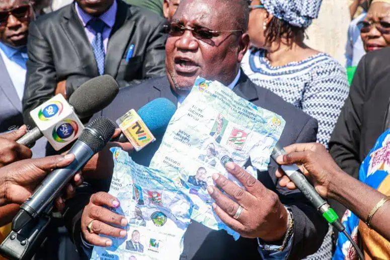 Renamo diz ter provas de fraude nas eleições e admite recusar posse dos eleitos