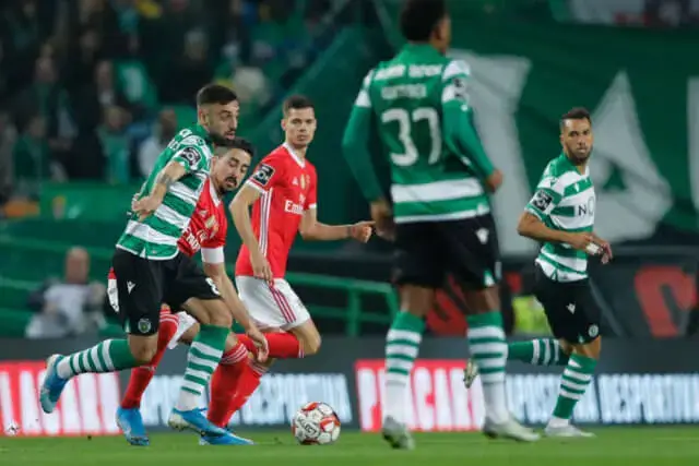 Benfica vence dérbi em Alvalade e reforça liderança