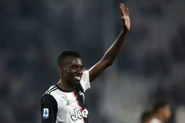 Matuidi anuncia renovação de contrato