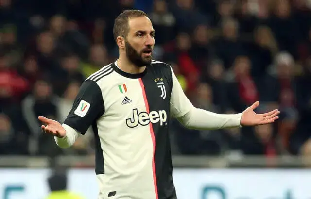 Juve pode rescindir com Higuaín