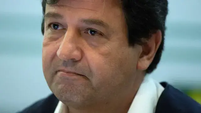 Mais de 60% dos brasileiros reprovam demissão do ministro da Saúde