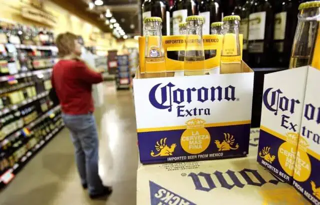 México deixa de fabricar cerveja Corona, considerada não essencial em epidemia