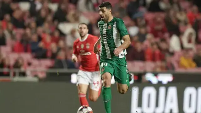 Benfica junta-se a Sporting na corrida por Taremi