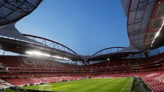 Benfica punido com multa de 30 mil euros por críticos no Clássico