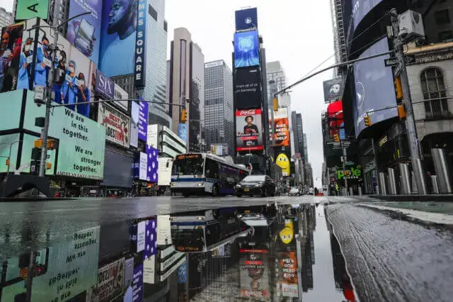 EUA com menos de 700 mortos pelo terceiro dia consecutivo