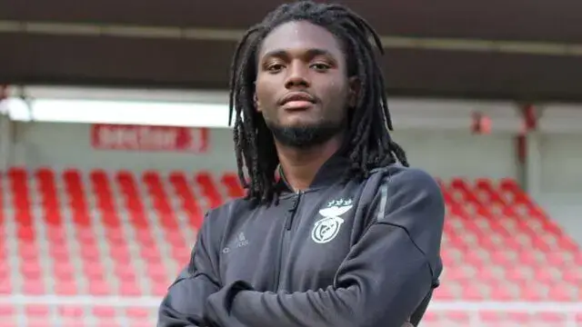 Jogador do Benfica infectado com covid-19