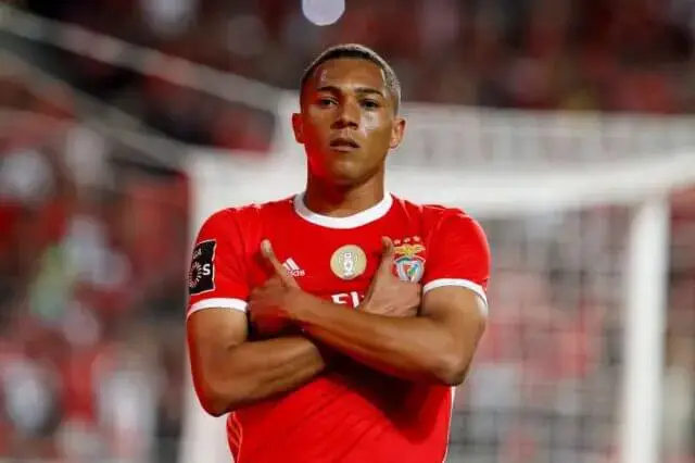 Manchester United atento a Vinícius