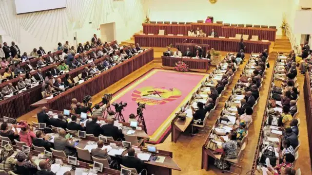 Parlamento moçambicano retoma plenário e debate Conta Geral do Estado
