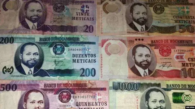 mais de um milhão e 800 mil dólares desviados do Tesouro