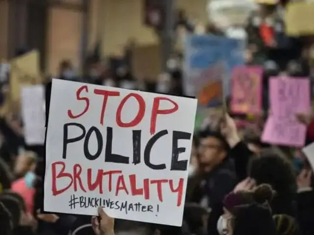 Argentina investiga morte de homem por asfixia em detenção policial