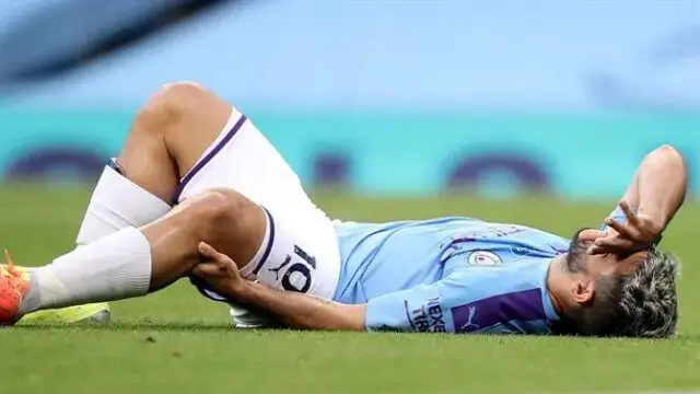 Guardiola teme fim da temporada para Aguero