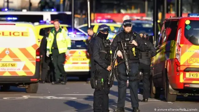 Polícia considera ato terrorista ataque com faca em Londres