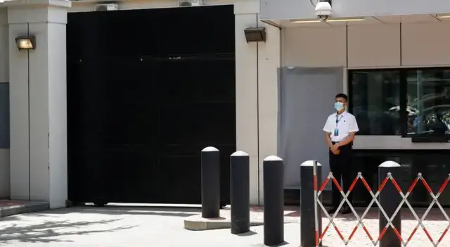 Autoridades chinesas assumem controlo do edifício que hospedou consulado norte-americano