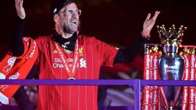 Liverpool puxa dos galões frente ao Chelsea, Manchester United volta a tropeçar