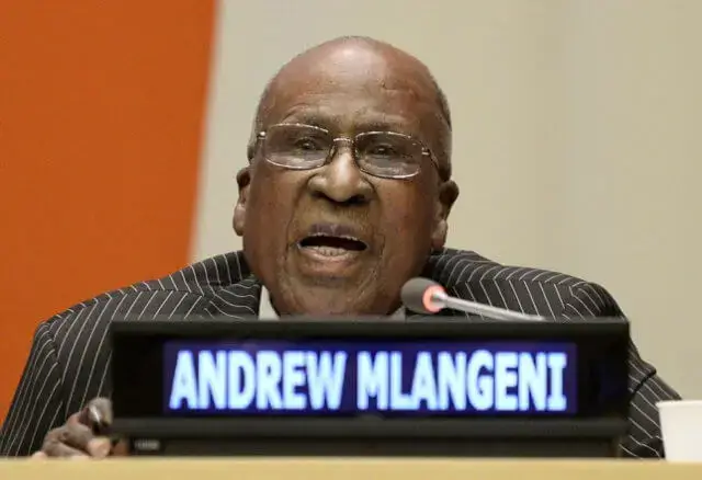 Morreu Andrew Mlangeni, último sobrevivente da geração de Mandela e voz crítica do ANC