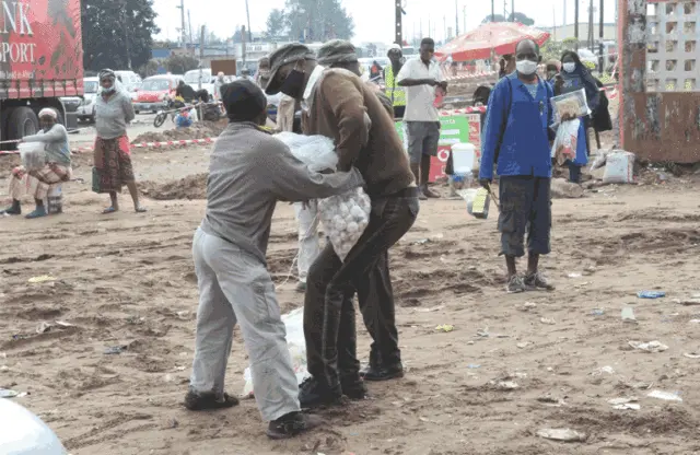 Vendedores retalhistas detidos