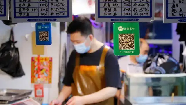 China emenda lei sobre bandeira para promover o patriotismo