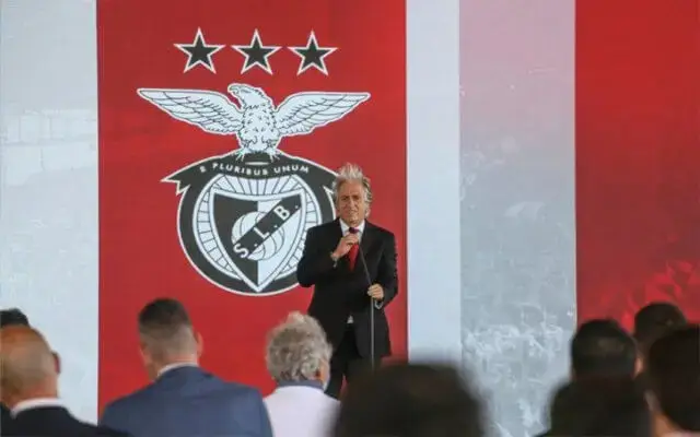 Jesus é apresentado no Benfica e diz Vou tentar conquistar outro paraíso