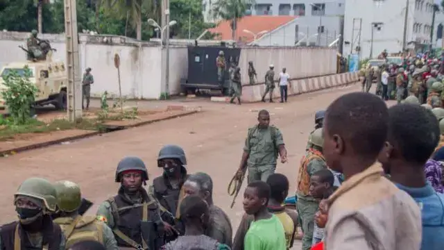 Militares que tomaram poder no Mali anunciam eleições