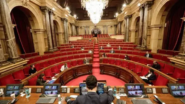 Parlamento declara que Catalunha é republicana e não reconhece o rei